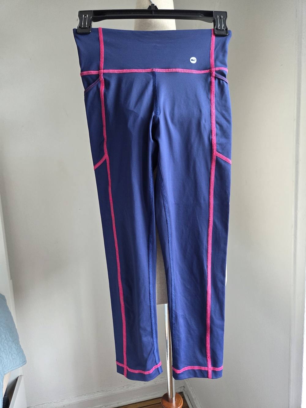 Vineyard Vines Navy Leggings with Pink Contrast Stitching